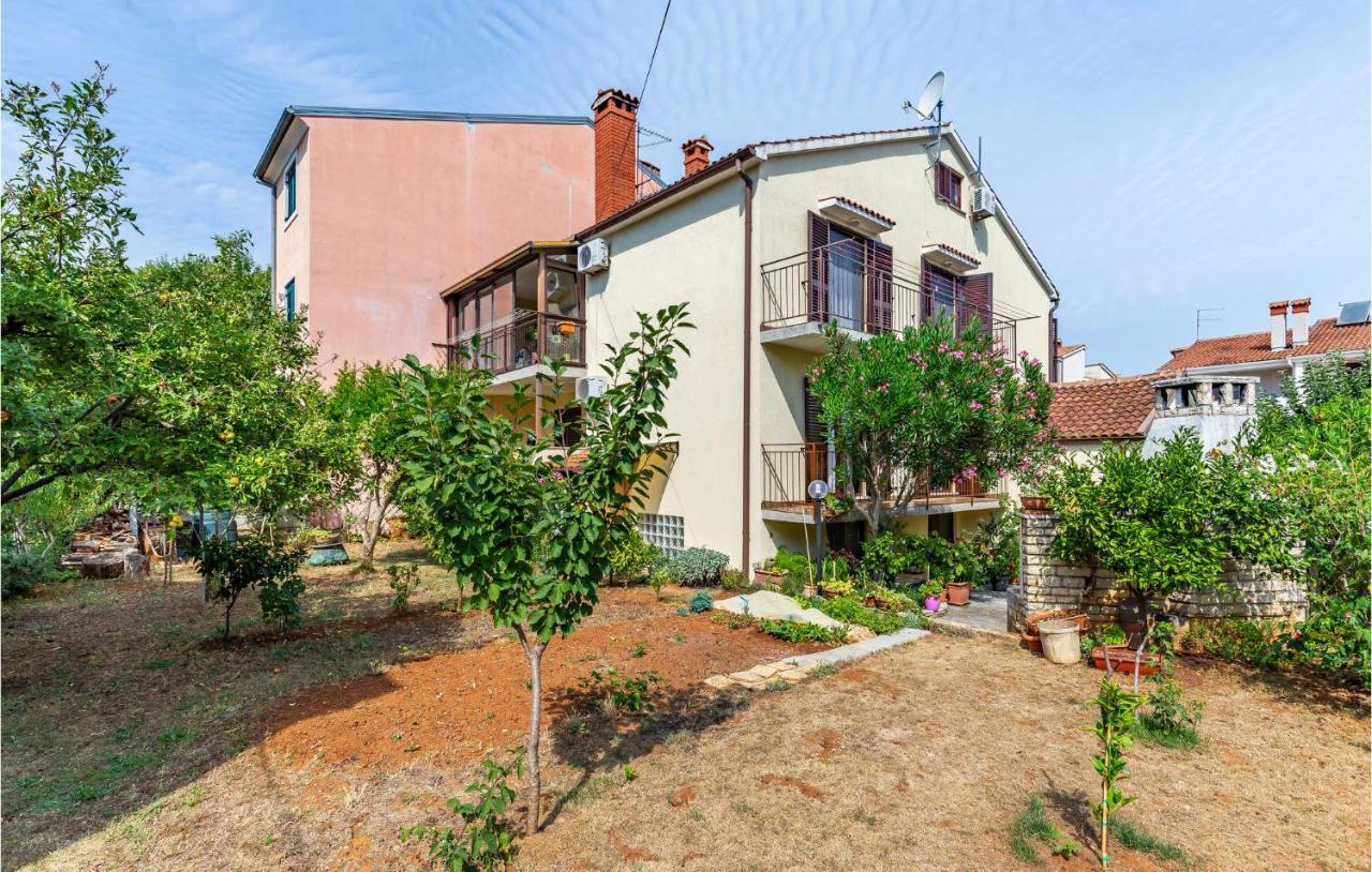 2 Bedroom Stunning Apartment In Rovinj Kültér fotó