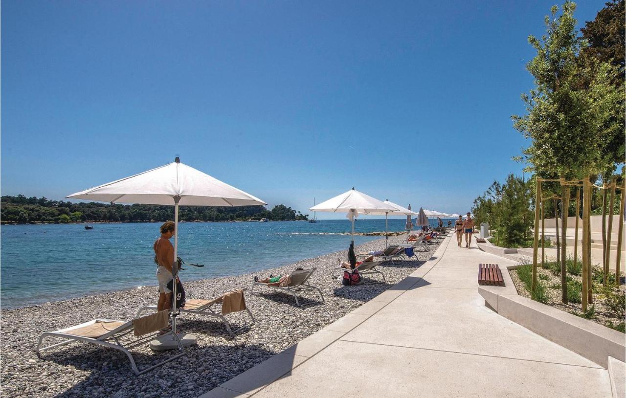 2 Bedroom Stunning Apartment In Rovinj Kültér fotó