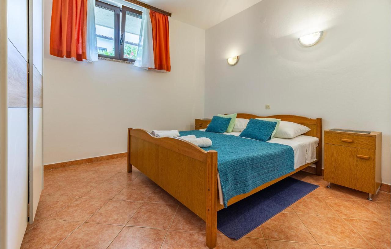 2 Bedroom Stunning Apartment In Rovinj Kültér fotó